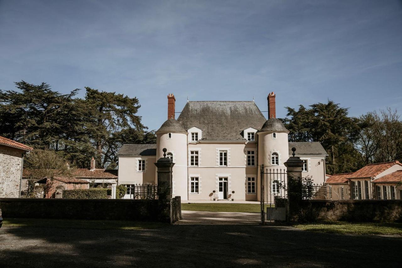 Domaine De La Mazure Bed and Breakfast La Chapelle-Basse-Mer Exteriör bild